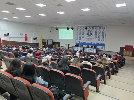 “Görme Engelli Öğrenciler ve Öğretim Uygulamaları” konulu konferans düzenlendi. 